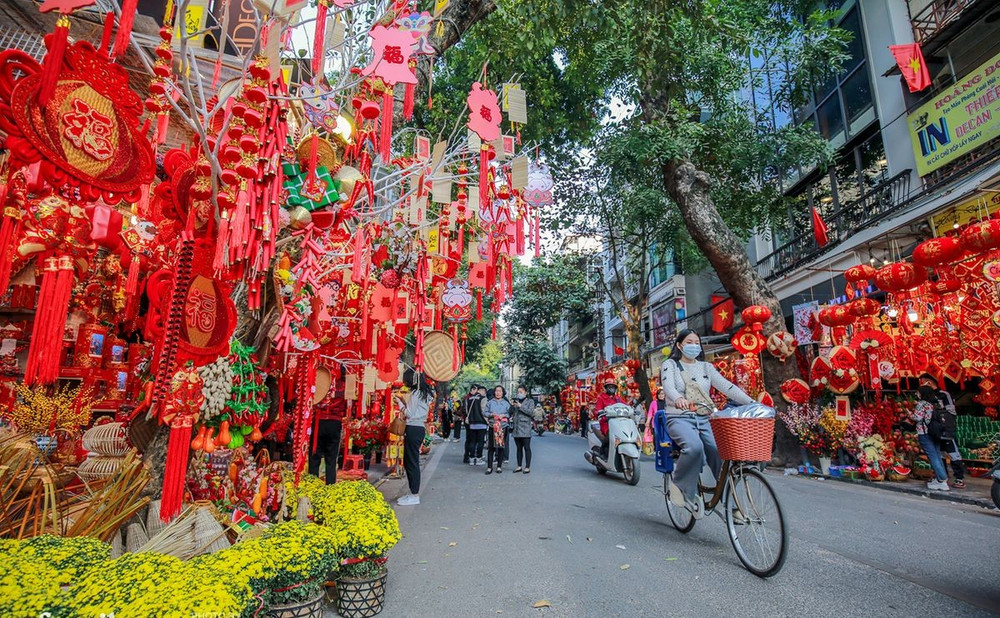 Giữ gìn vẻ đẹp Tết cổ truyền trong nhịp sống hiện đại 